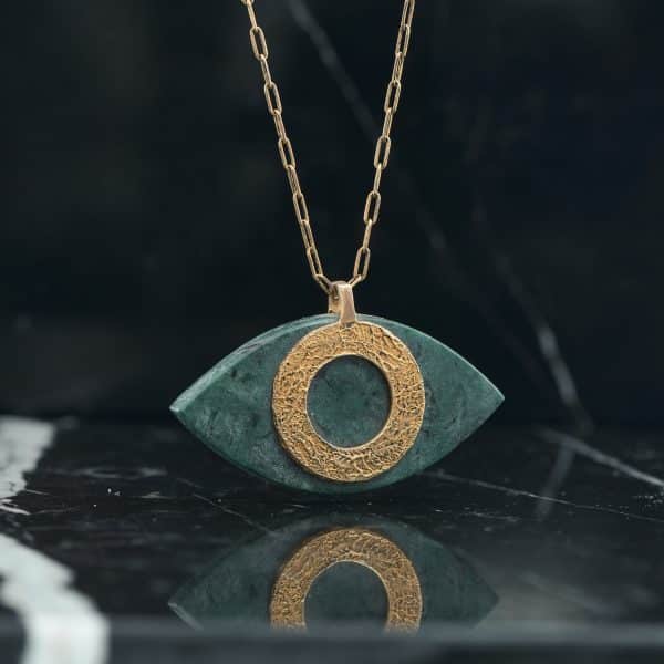 long necklace with green marble-cyclops