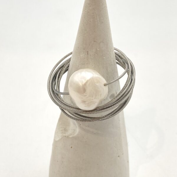 ring with natural pearl