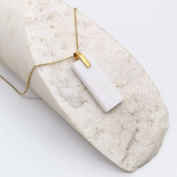white marble necklace - column