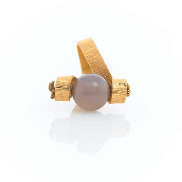ring with agate