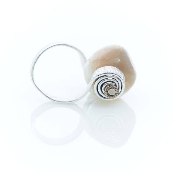 ring with agate