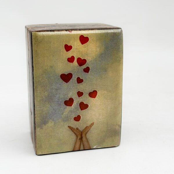 χειροποίητο ξύλινο αποθηκευτικό κουτί-καρδιές