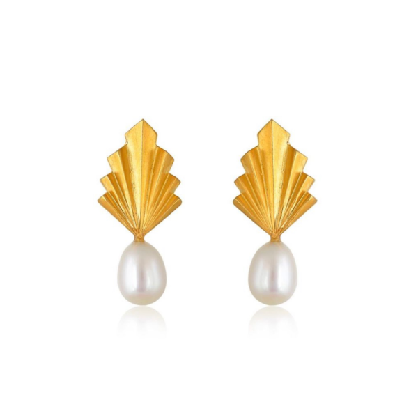 fold earrings with pearl