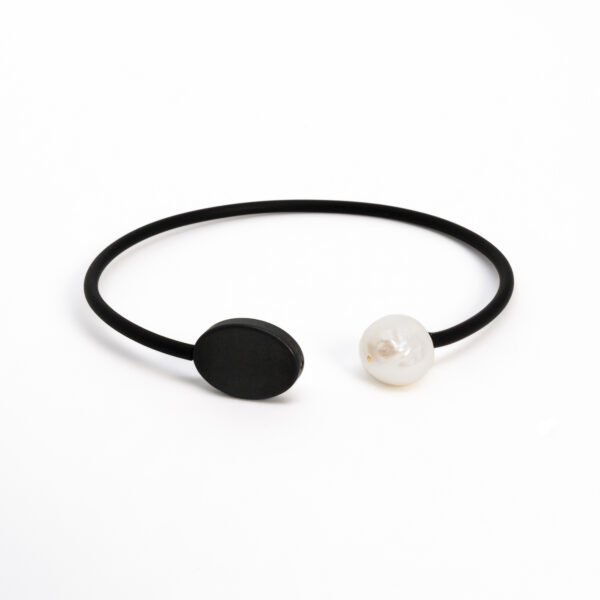 handmade bracelet-onyx/pearl