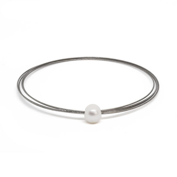 handmade round pearl bracelet